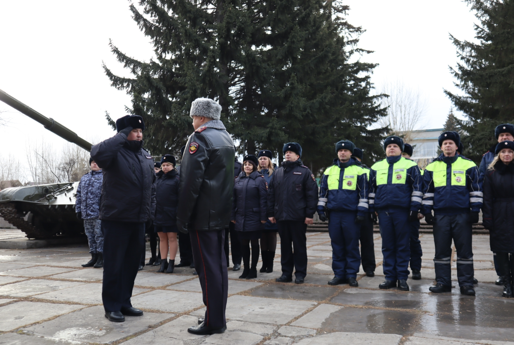 В Емельяново состоялся гарнизонный развод силовых.