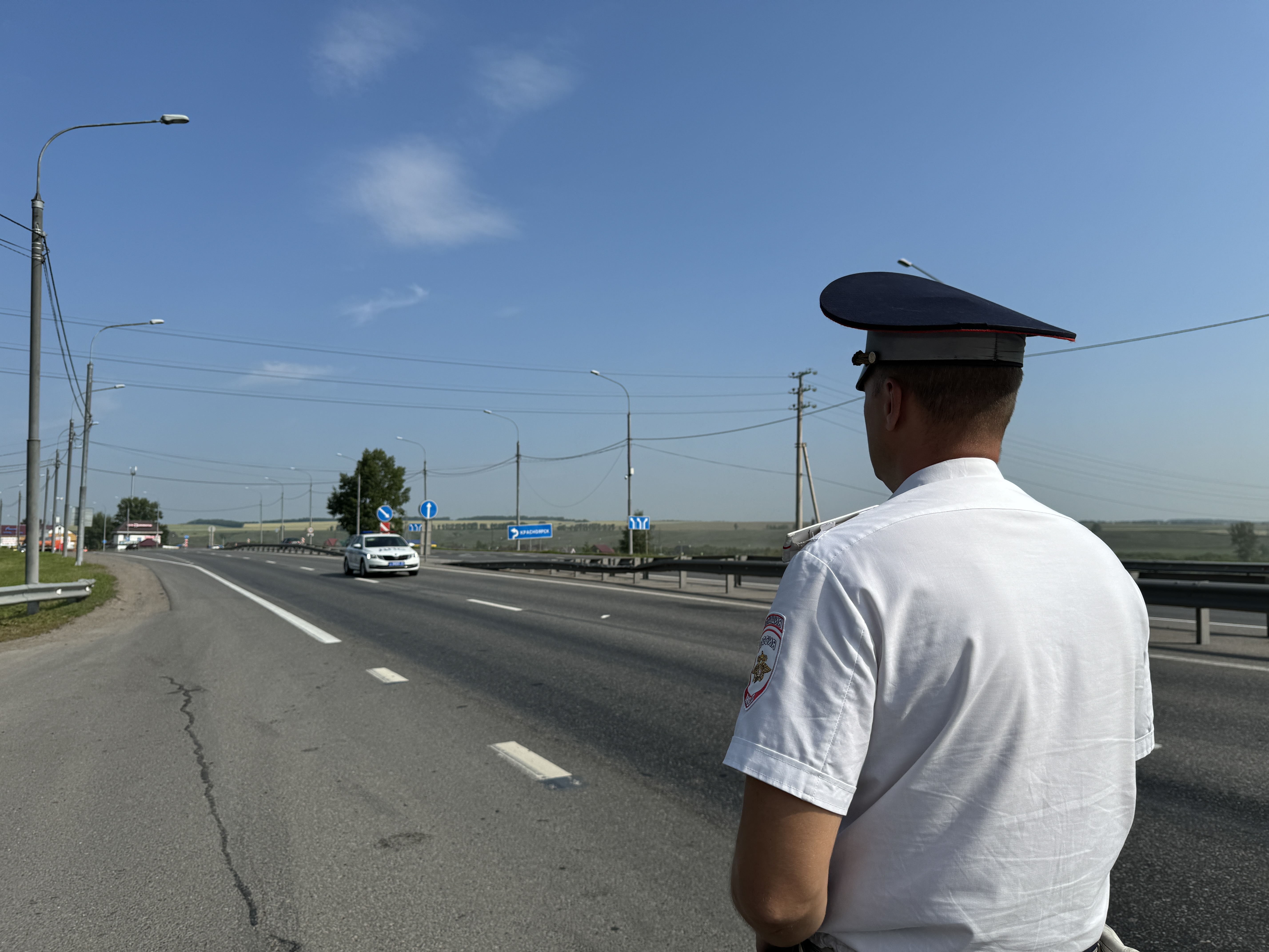 Емельяновские госавтоинспекторы предупреждают об ответственности за выезд на встречную полосу.