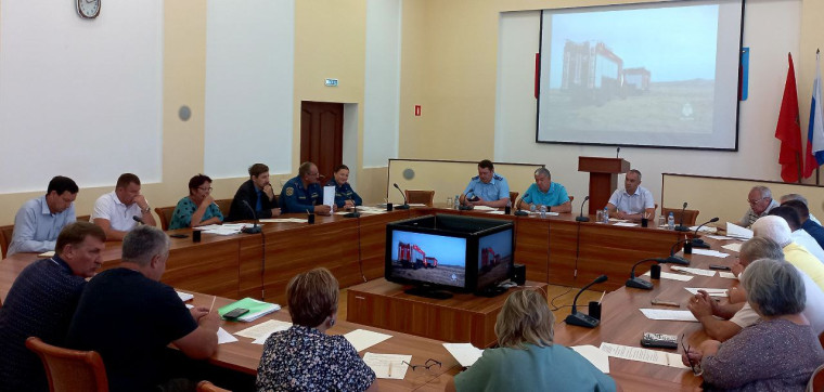 В администрации Емельяновского района прошло заседание КЧС и ПБ Емельяновского района. В администрации Емельяновского района прошло заседание КЧС и ПБ Емельяновского района.